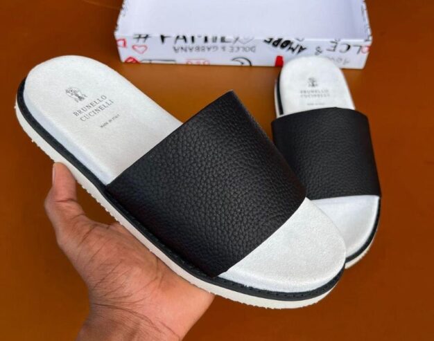 SANDLE Z KIUME
