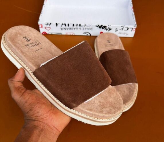 SANDLE Z KIUME